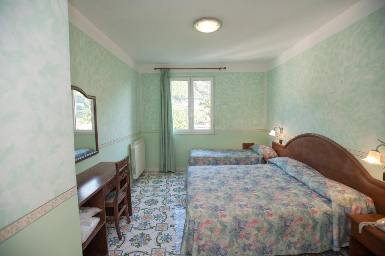 איסקיה Hotel Villa Sirena - Thermae & Spa מראה חיצוני תמונה