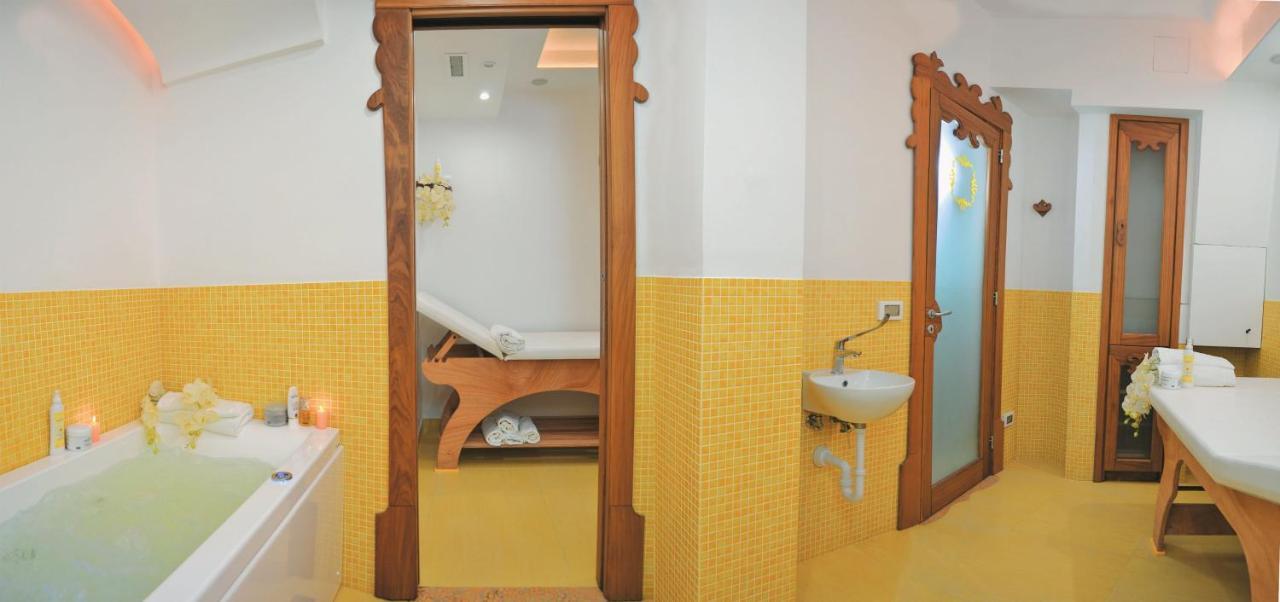 איסקיה Hotel Villa Sirena - Thermae & Spa מראה חיצוני תמונה